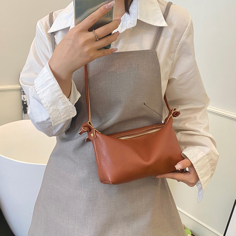 Bestseller Top-layer cowhide lunch box bag for women, autumn niche design, high-quality pillow bag, simple and versatile genuine leather handbag