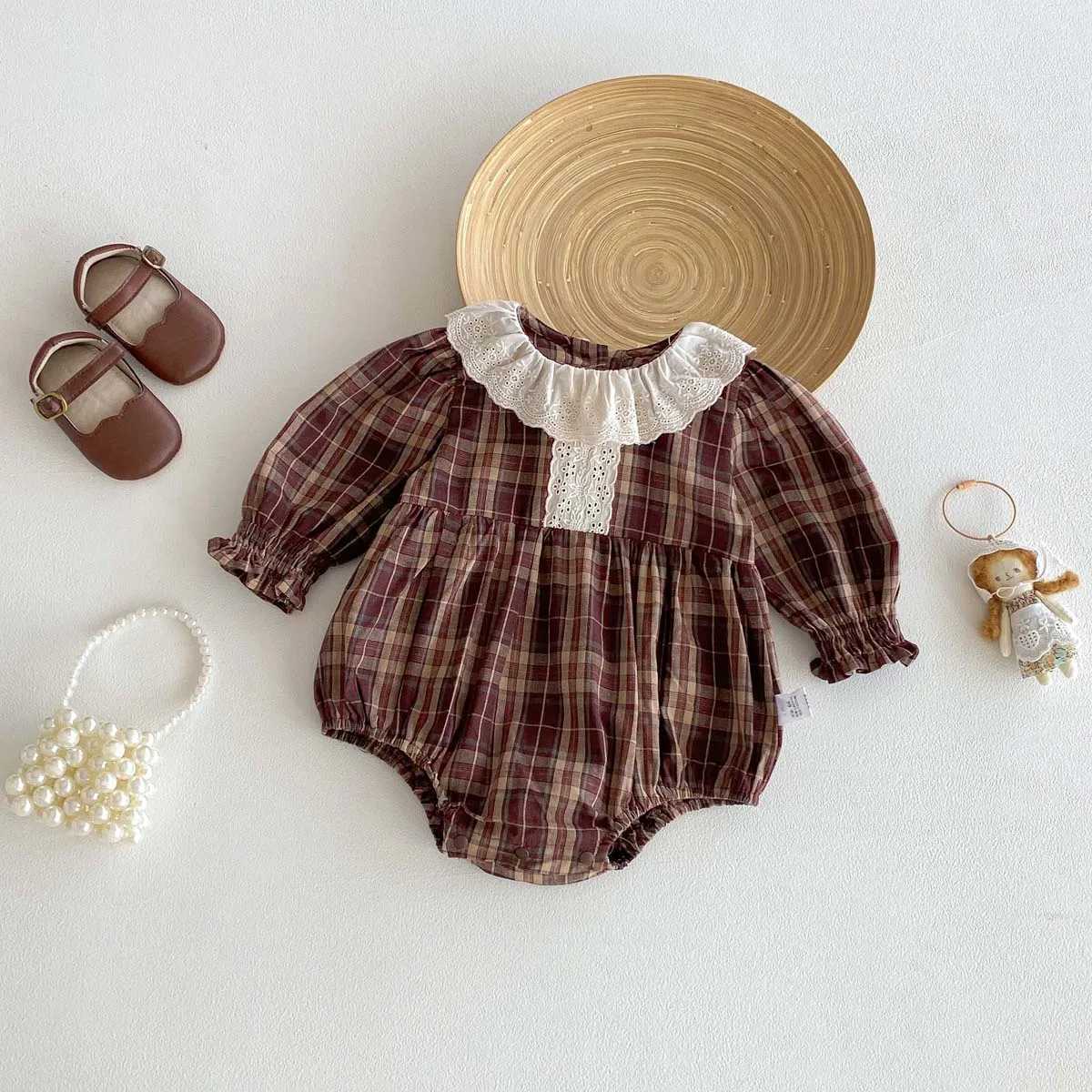Korean autumn baby girl jumpsuit baby girl sweet and cute plaid lace lapel long sleeve jumpsuit very suitable for going out to Y260625I65T