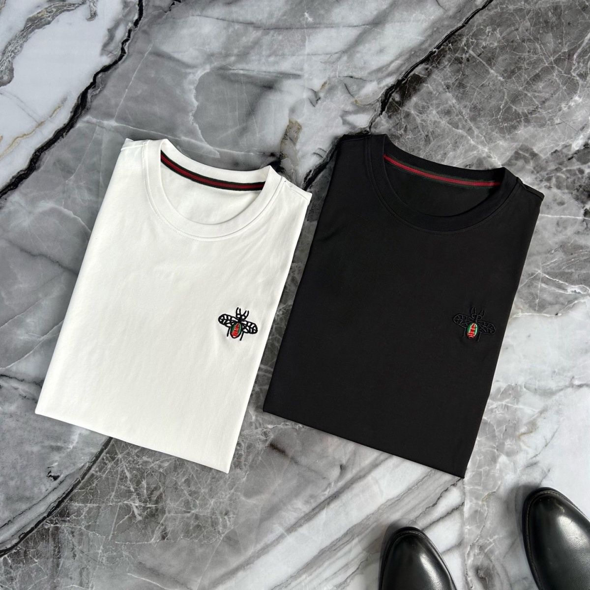 Venta al por mayor Mini camiseta bordada con logotipo de abeja, camiseta de manga corta con cuello redondo para hombre, tela suave de alta calidad,