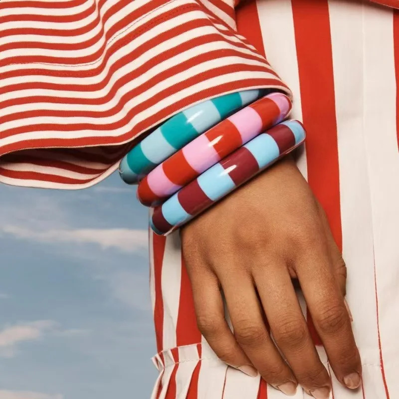 Simple Personality Geometric Circular Double Color Contrasting Color Striped Resin Bangles for Women Fashion Item Jewelry Gifts 260625
