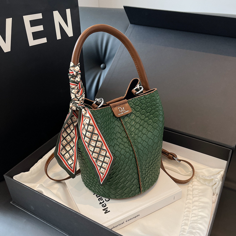New Korean Style Vintage Woven Bucket Versatile Shoulder Crossbody Bag Fashionable Storage Handbag High-End