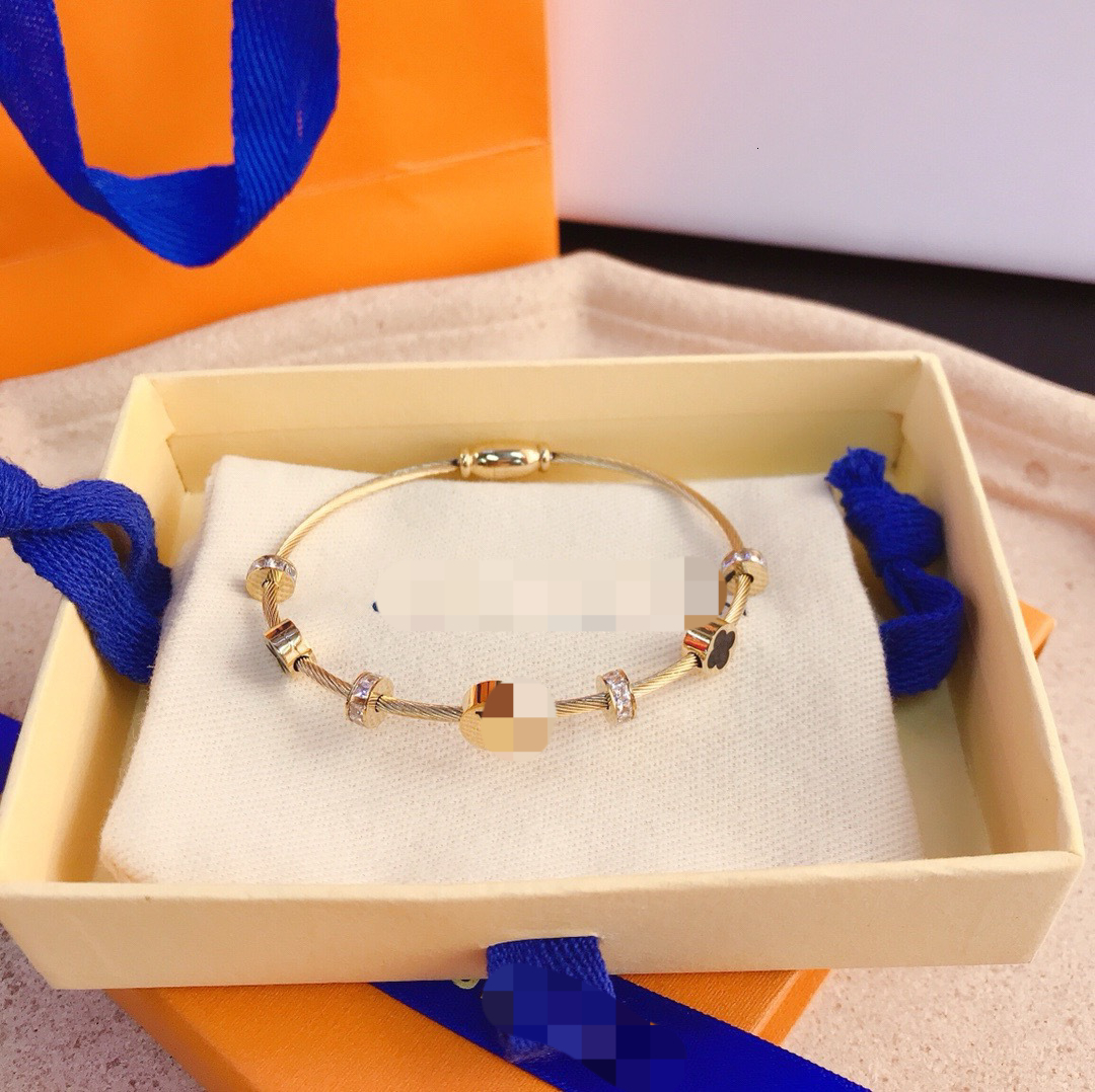 Women's bracelets bangles with unique design, cross-border light luxury fashion, versatile and elegant jewelry