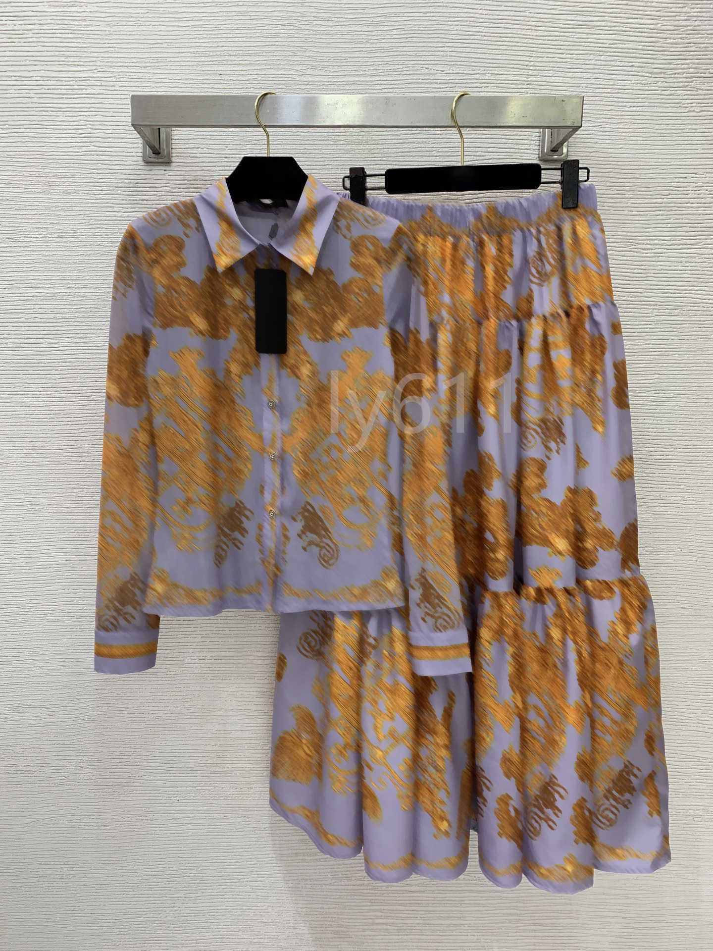 Luxury Women Two Piece Dress Golden Retro Print Fashionable Two-piece Sets Button-front Lapel Long-sleeved Netted Shirt Top Seamed High-waisted Midi