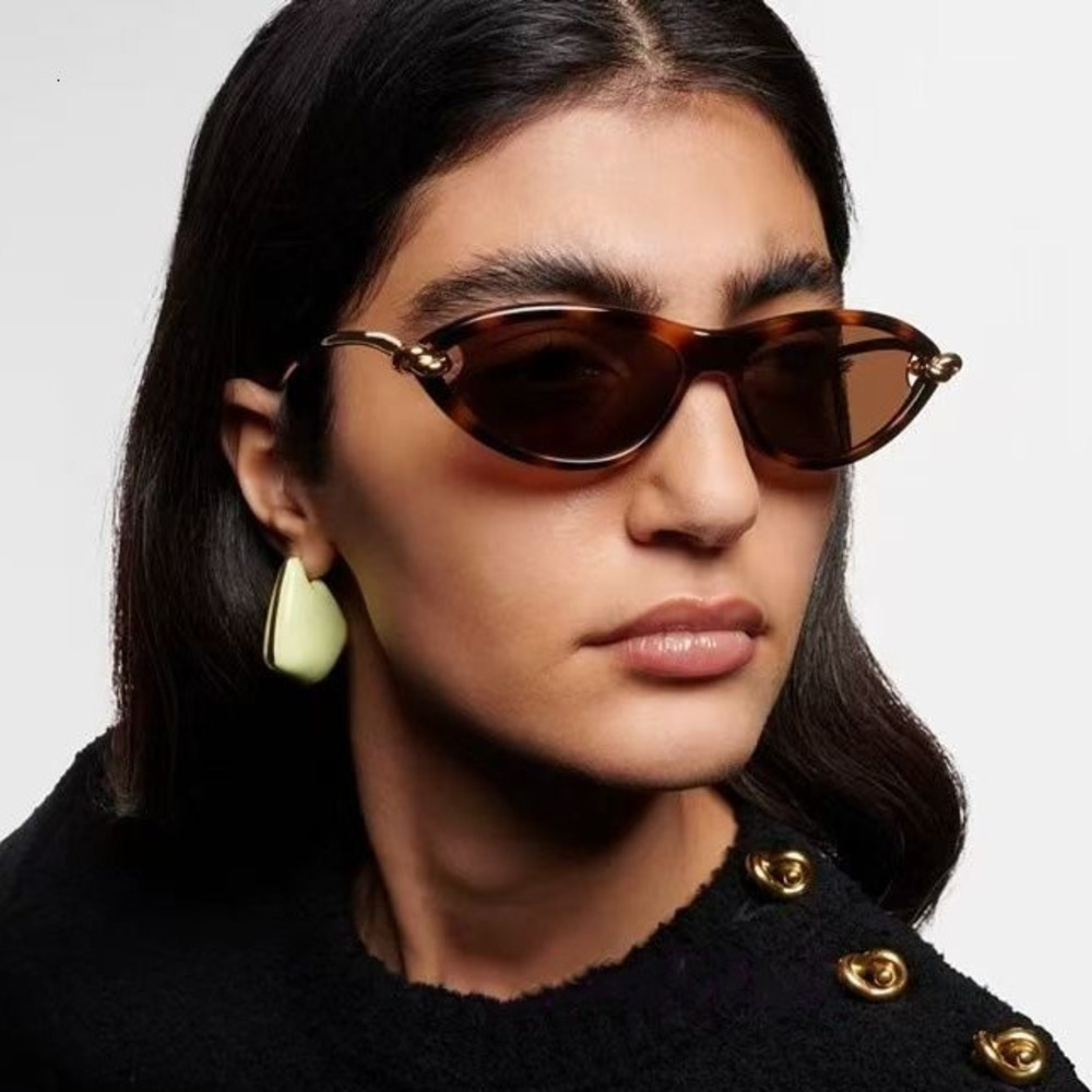High Street Elite Sunglasse Cat Eye Sunglasses Trendy UV Protection for Women UV400 Protection Retro Fashion Shades Metal Arm PC Frame Eyewear