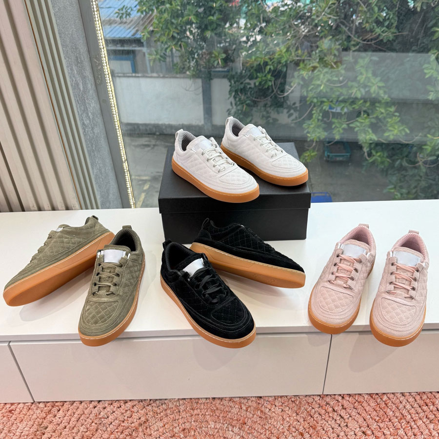 High quality new real Leather suede sneakers Lace-up Low-top Flat Tennis shoes womens Vacation shoes Luxury designer casual Athletic trainers Sport