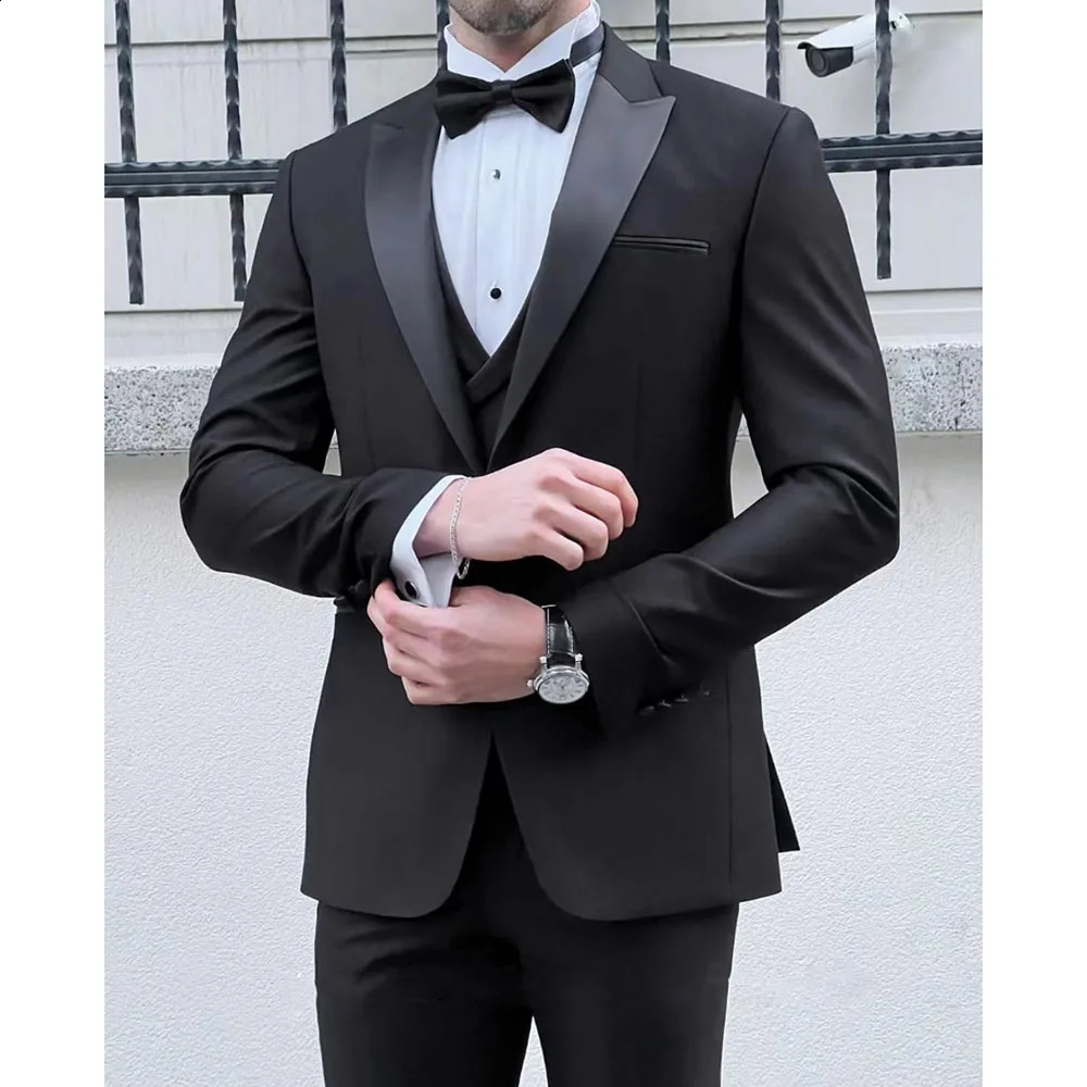 2025 Wedding Men Black Satin Peaked Lapel Suits Business Casual Formal Costume Homme Slim Fit 3 Pcs Set Jacket Vest Pants 260624BJ