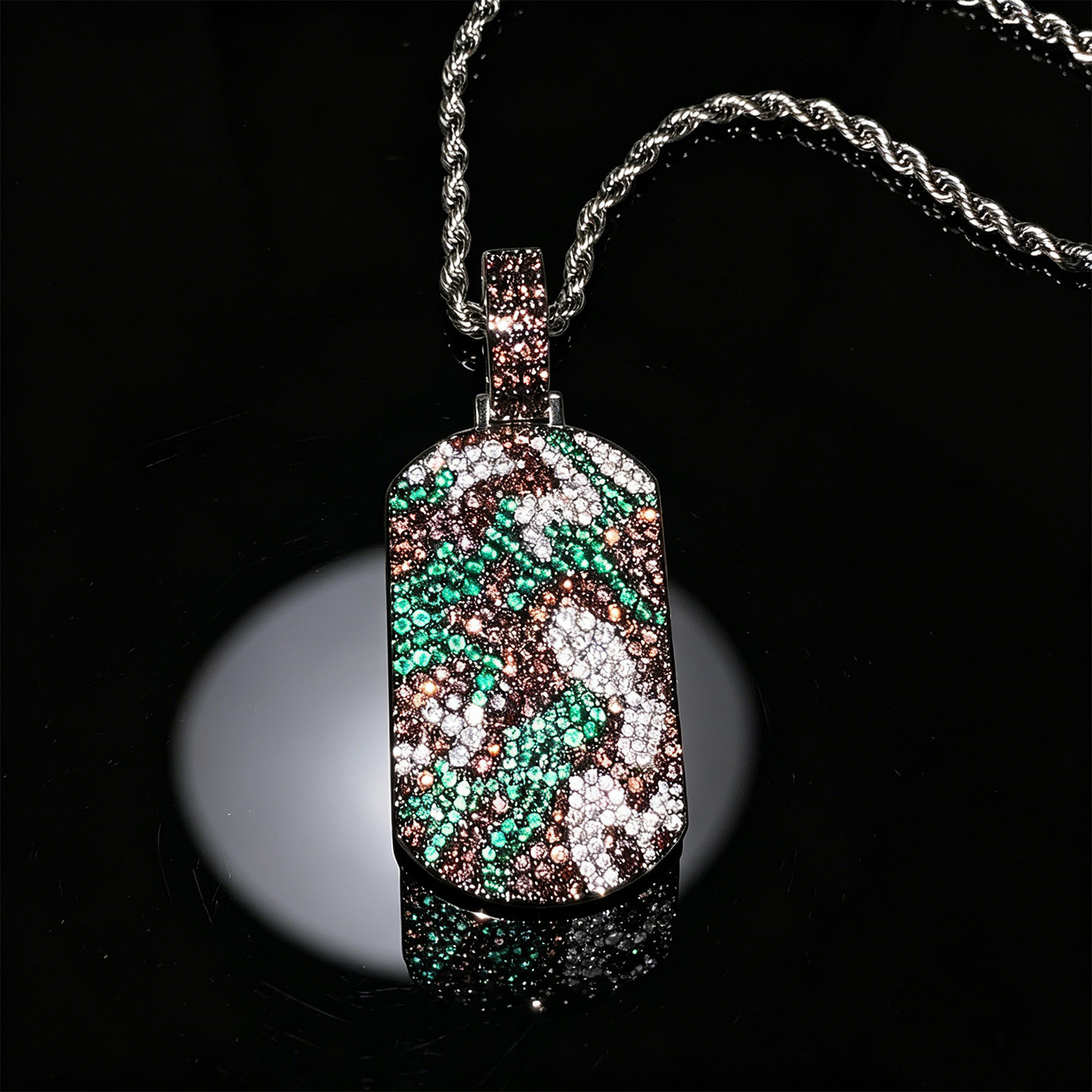 Hip Hop New In Mens Military Dog Tag Pendant Necklace Chain Slides For Men Full Colorful Diamond Bling Niche Personality Camouflage Rapper Jewelry G
