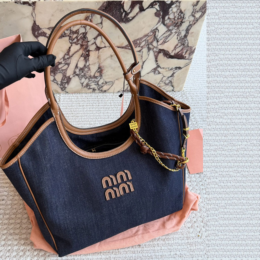 Designer de luxe en relief lettre Logo femmes grand fourre-tout sac à main 5 couleurs Denim cuir deux styles sac à bandoulière chaîne en or décor