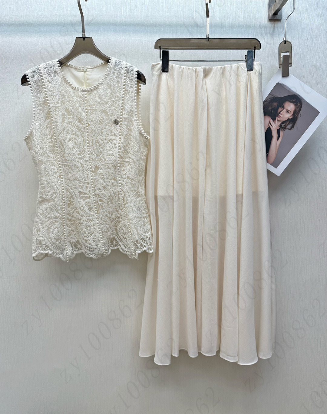 women skirt set brand summer 2pcs Hollow lace top set fashion logo vest two-piece skirt vacation designer high waist skirt suit Jun 23 6955