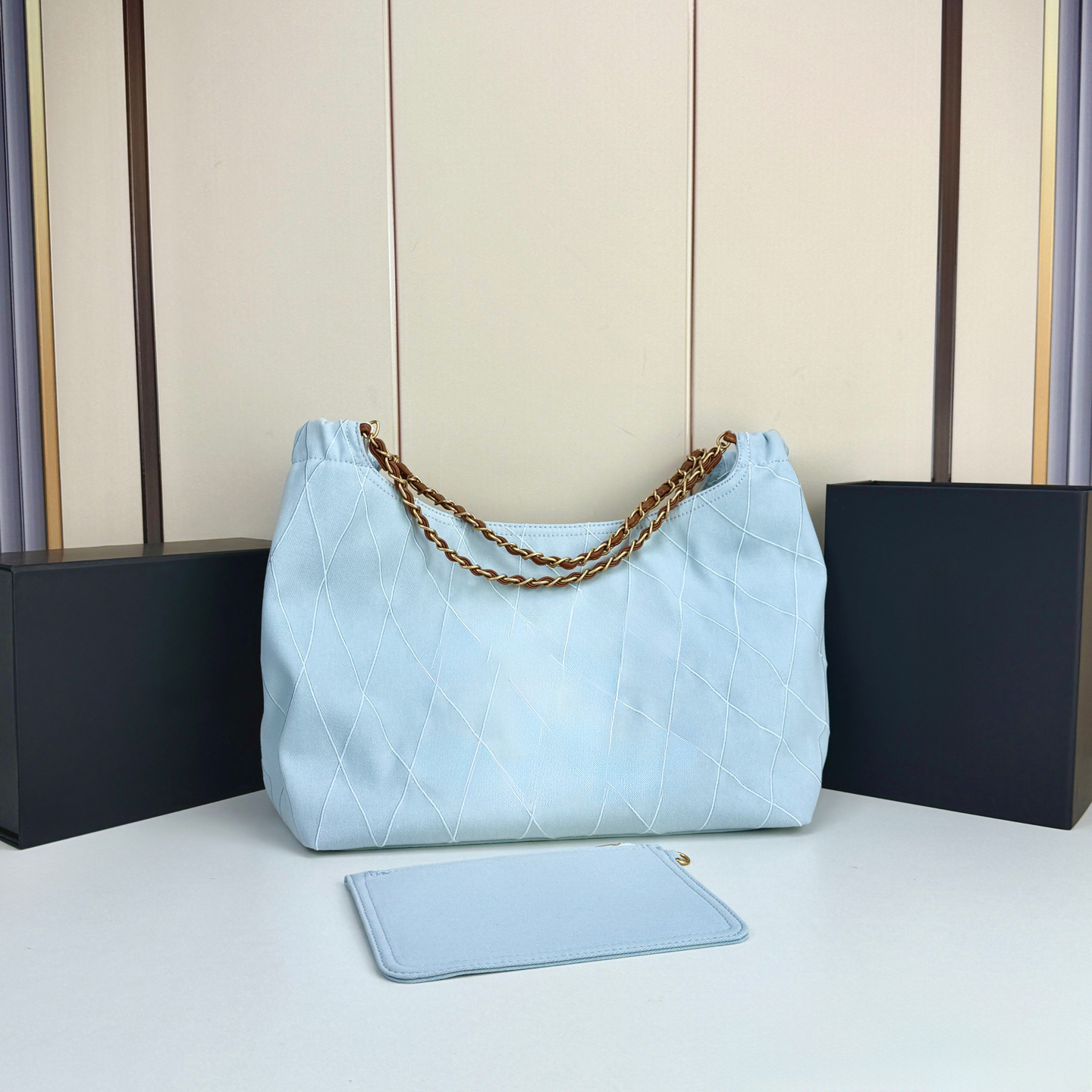 2026 Summer and Autumn New Product French Lazy Canvas Beach Bag Lightweight and Soft, Large Capacity Versatile Shoulder Bag Tote Bag