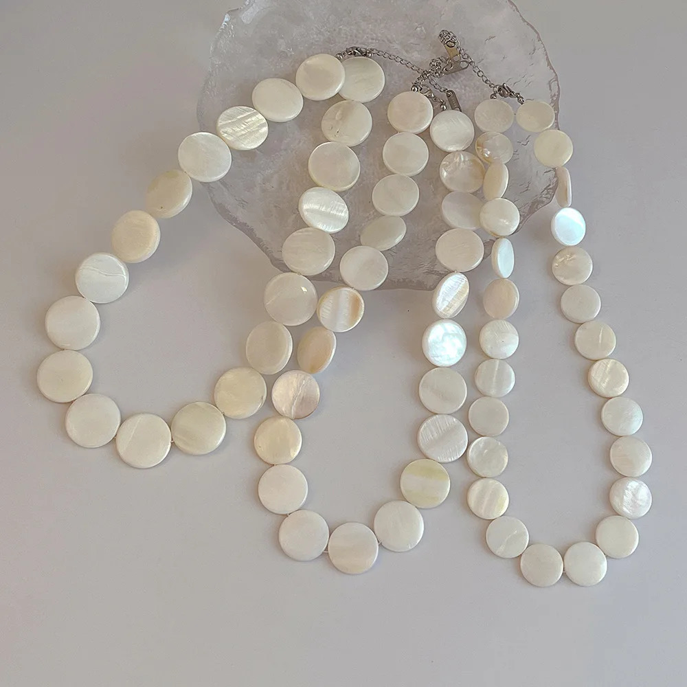 Natural Shell Necklace Simple and Stylish Chain Accessory Vintage Round Necklace for Women on Beach Vacation 260624
