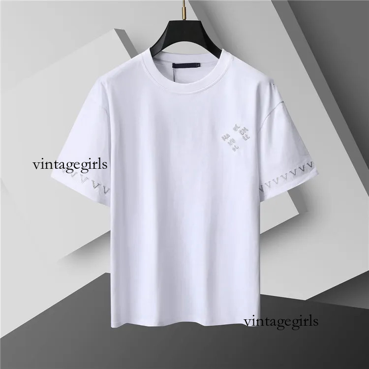 2025 Designer Tshirt Mens Womens T Shirt High-Quality Tshirts Men Women Designer Loose Tees Tops Man Casual Street Graffiti Shirt Sweatshirt Short S