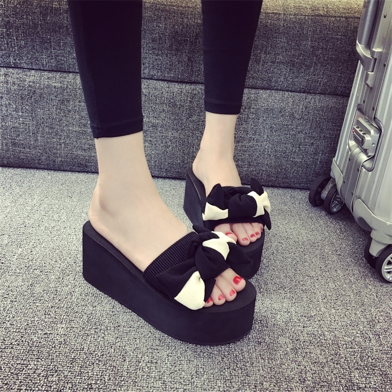 Korean Style Wedge Beach Shoes for Women Summer Thick-Soled Non-Slip Sandals Fashionable Outer Wear Bohemian Flip-Flops for the Beach 260613