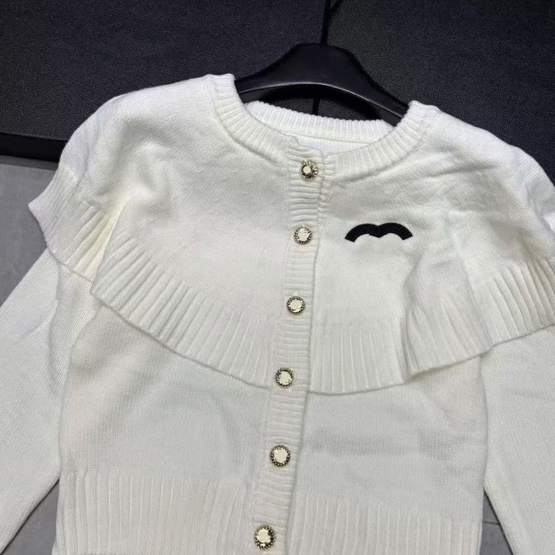 New styles of sweaters for autumn and winter, knitted short and loose cardigans, fall jackets with embroidery, knitted tops