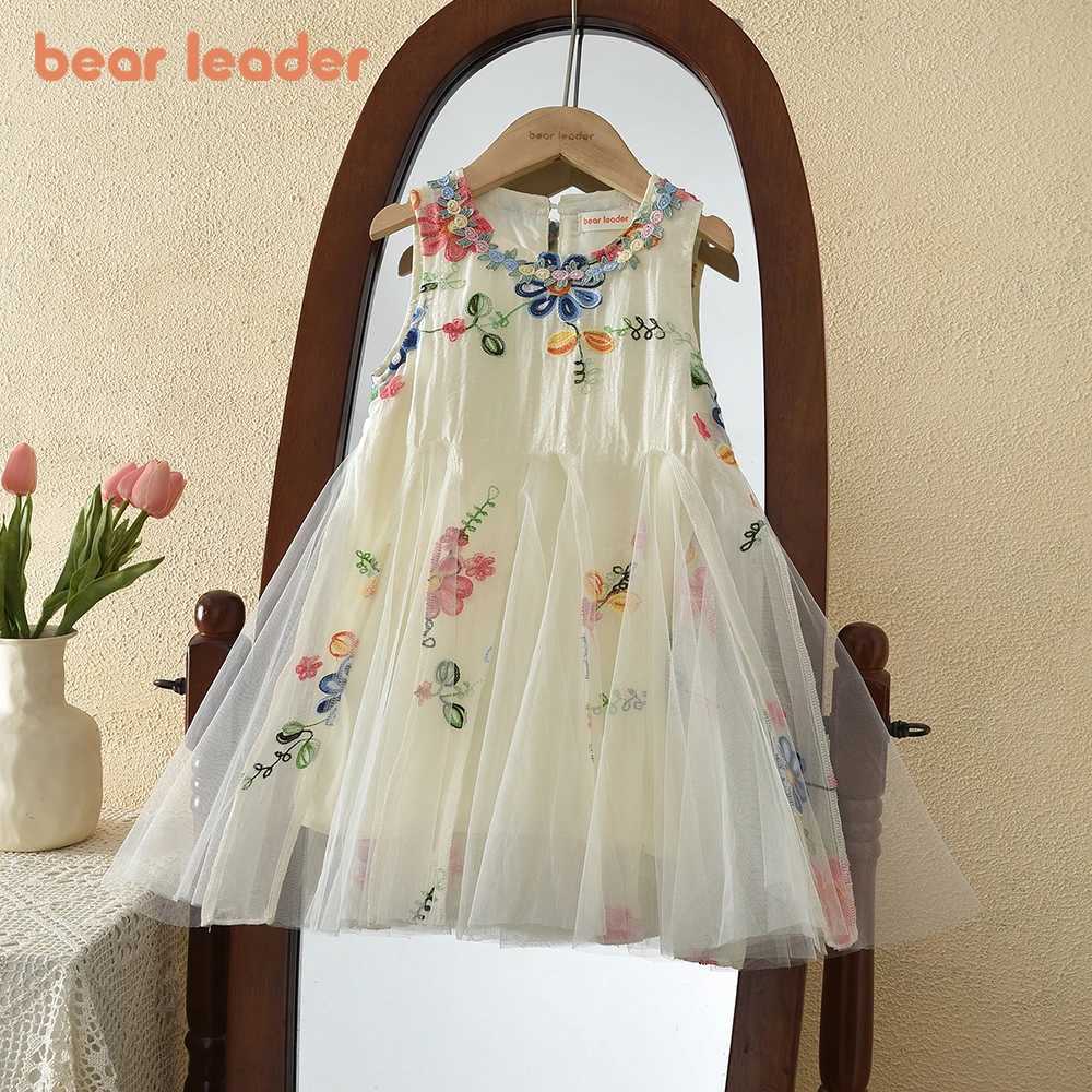 Bear Leader Korean Version Flower Embroidered Lace Mesh Princess Dress Wedding Party Sleeveless Holidays New Summer Girl Clothes Y260625EEAM