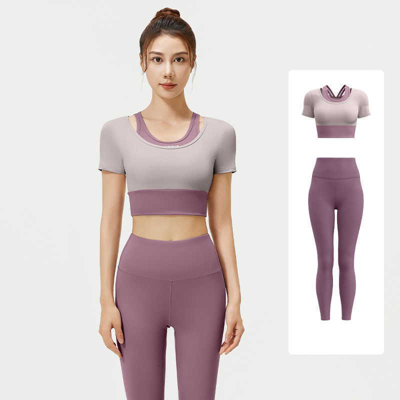 Running Women 2026 Fitness New Activewear Set with Built-In Bra Pads Comfortable Breathable Body-Hugging 2 Piece Yoga Set M260626