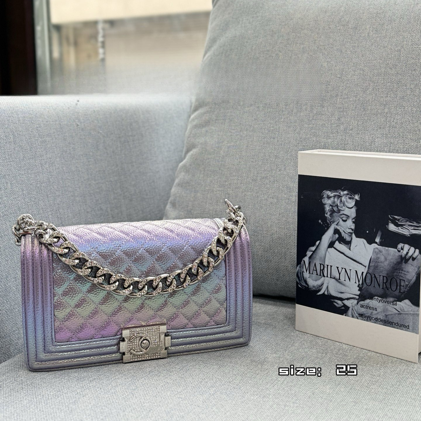 Designer Light Luxury Quilted Small Square Bag, Iridescent Gradient Pearlescent Leather Shoulder Underarm Crossbody, Ideal for Daily Commute and Eve