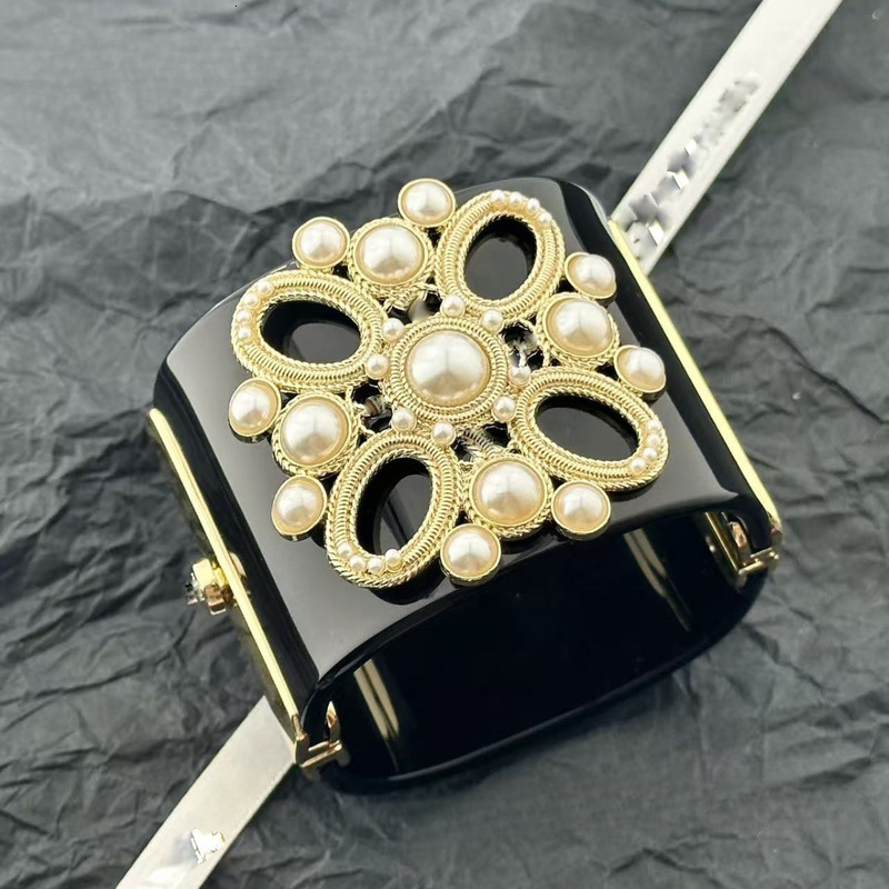 Classic Luxury Jewelry bracelet High-end, non-fading,New double leather bracelet, High-Quality light luxury socialite style-Daily WearGift