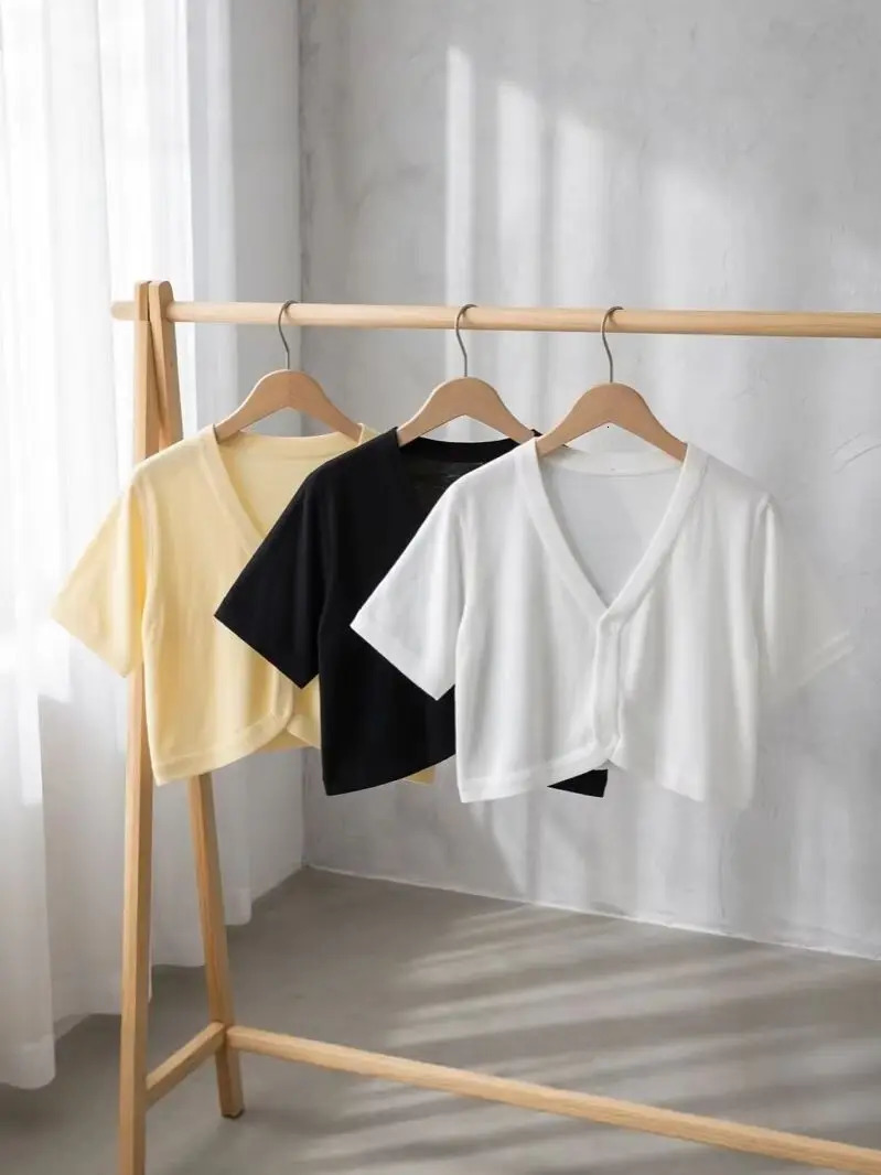 Outerwear s Summer Cardigan Women Cropped Blouses Korean Fashion Style Cute Vneck Womens Coat Black Bolero Woman Basic 260624
