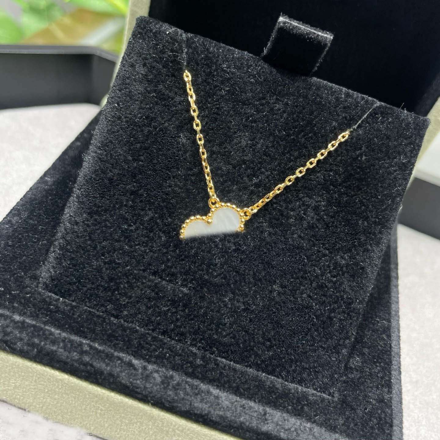2026 Luxury quality charm flower shape pendant necklace with different colors design malachite red agate pink jade have stamp box V gold material PS