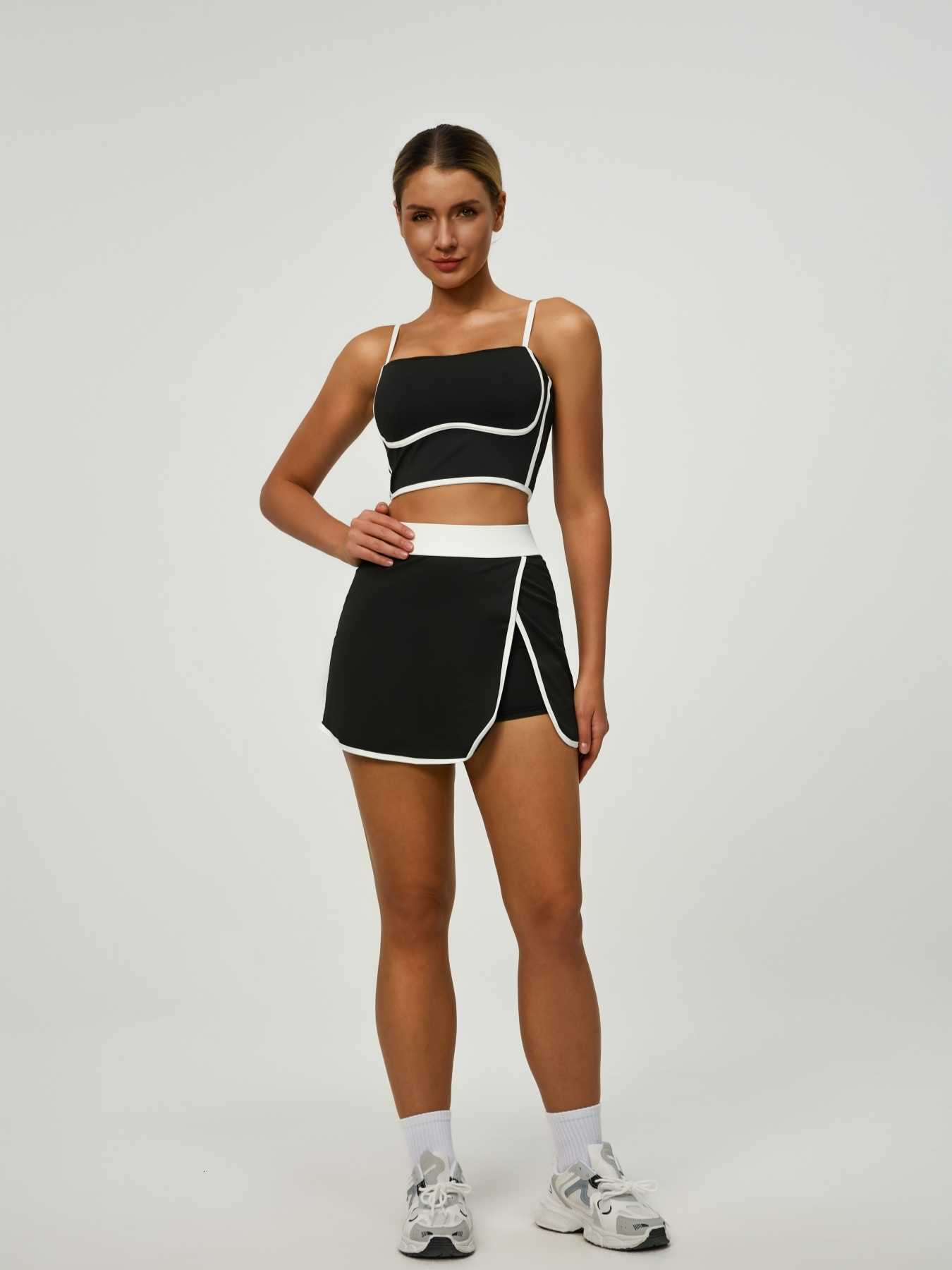 Crop Set Padded Womens Athletic Top Built - in Bra Skort with Hidden Side Pockets Moisture - Wicking Fabric for Tennis G M260626