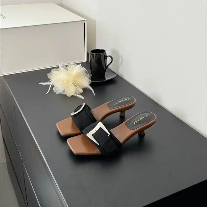 Temperament Leopard Print Medium Heel Slippers Womens Summer Open-toed Square Head One-word Slippers Retro Sandals 260625