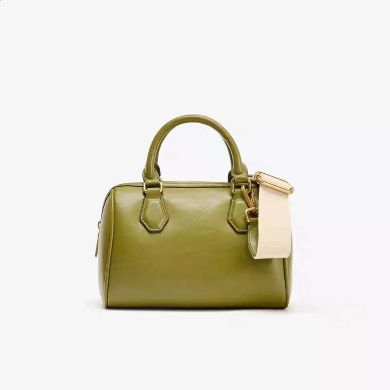 Fashionable Ladies Soft Leather Shoulder Handbag Crossbody Commuter Versatile Fashionable Single Layer Boston Pillow Style Bag 260625