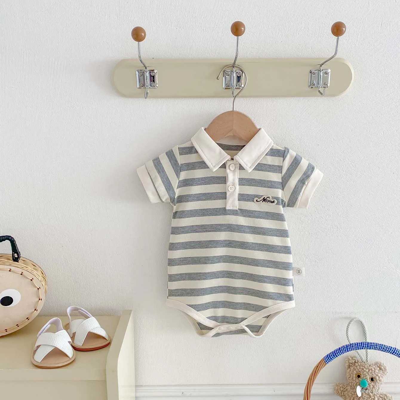 Korean style summer baby boy striped polo lapel short sleeve jumpsuit baby boy basic simple jumpsuit suitable for going out Y260625Z6WS