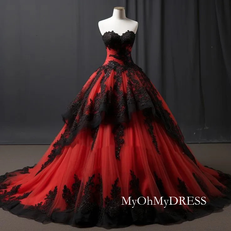 Vintage Black And Red Ball Dresses With Lace Appliques Tiered Strapless Sleeveless Long Gothic Wedding Gown For Women 2025 Plus Size Vestido De Novi