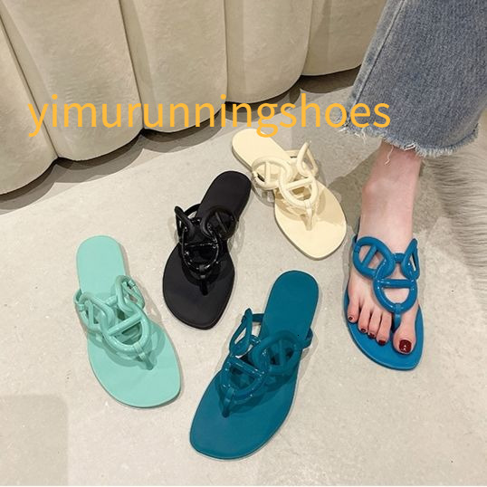New Pig Nose Flip Flops for Women Summer European and American Style Internet Celebrity Flat Casual H Brand Chain Sandals Slipper z3