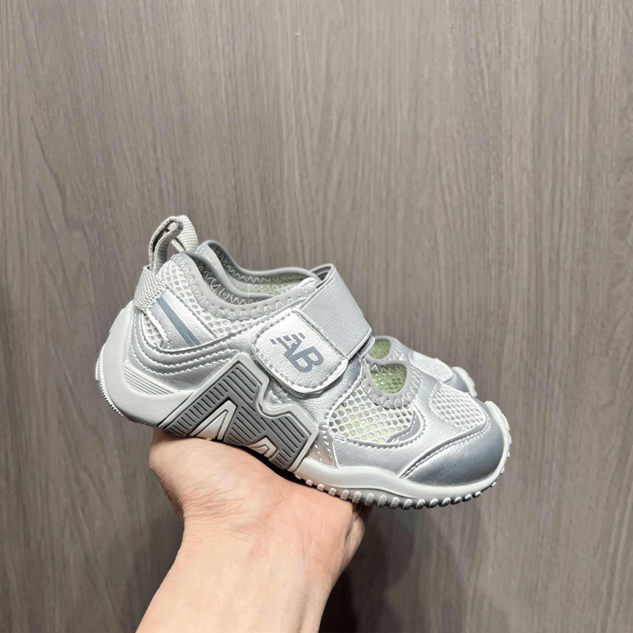 Designer Shoes for Boys and Girls new Spring & Summer Kids Sports Shoes Girls' Dad Shoes Casual Shoes Low-top Children's Skate Shoes for S