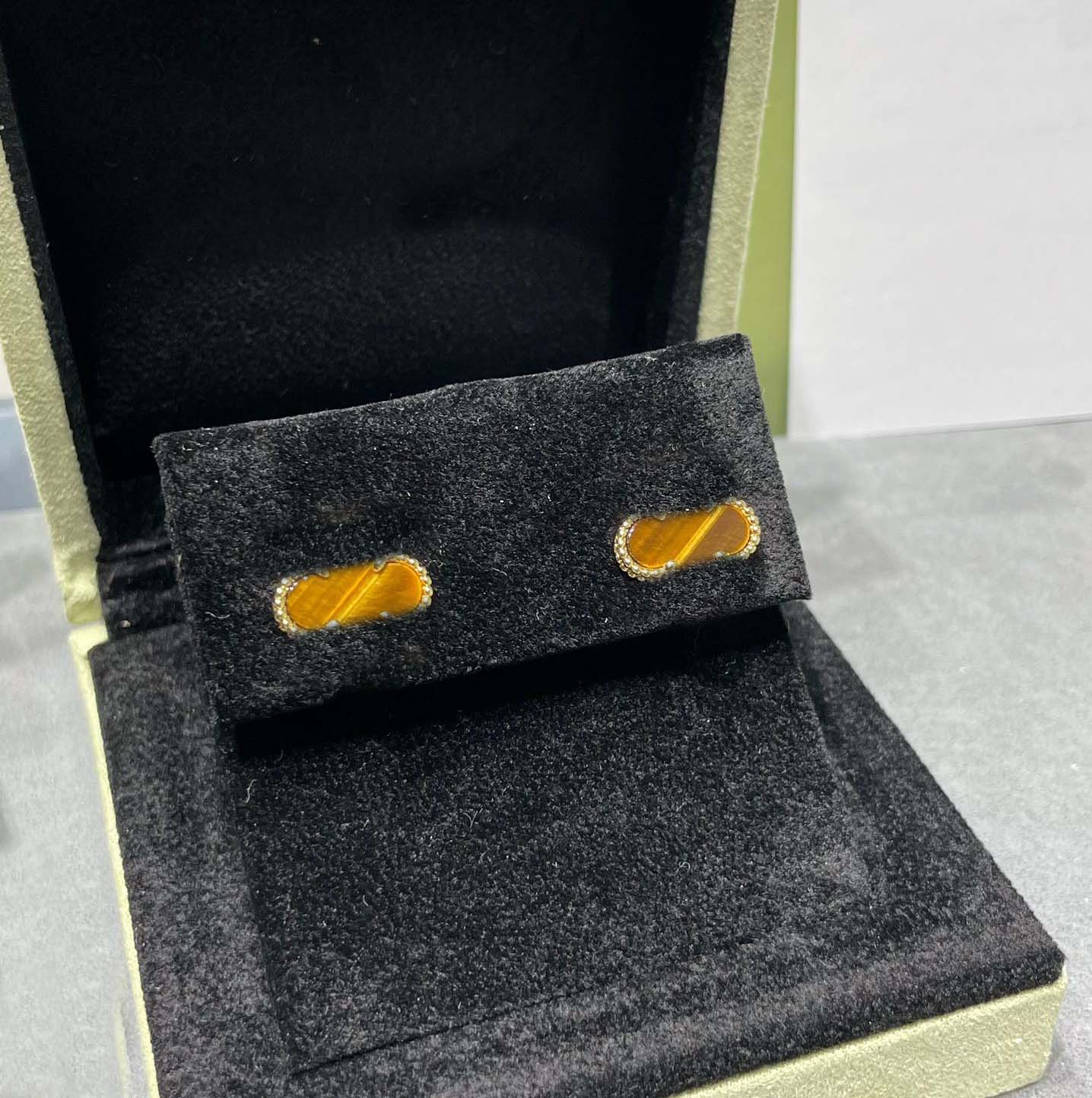 V gold material Luxury quality charm clip earring with tiger eye stone in 18k gold plated have stamp simple design box PS6915B