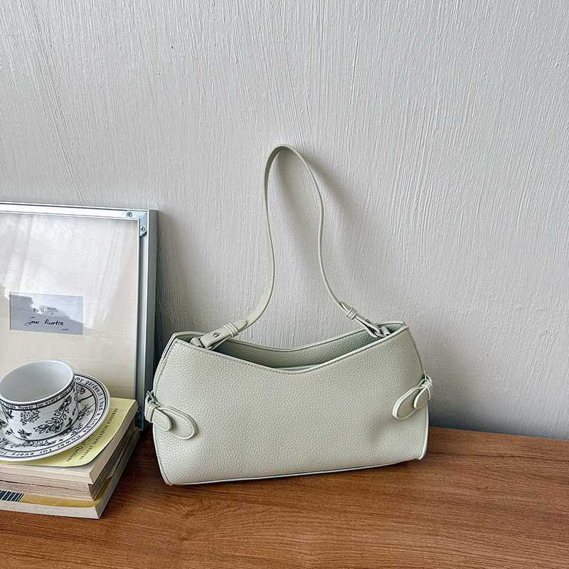 Bestseller Versatile and fashionable shoulder underarm with simple design, 2026 autumn matte foreign trade popular half-moon crossbody bag