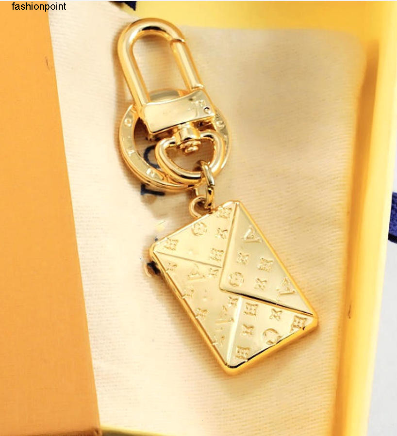 Keychains Lanyards designer keychain women Letters designers keychain wallet top llavero Car Key Chain men Buckle jewelry envelope Keyring Keychains