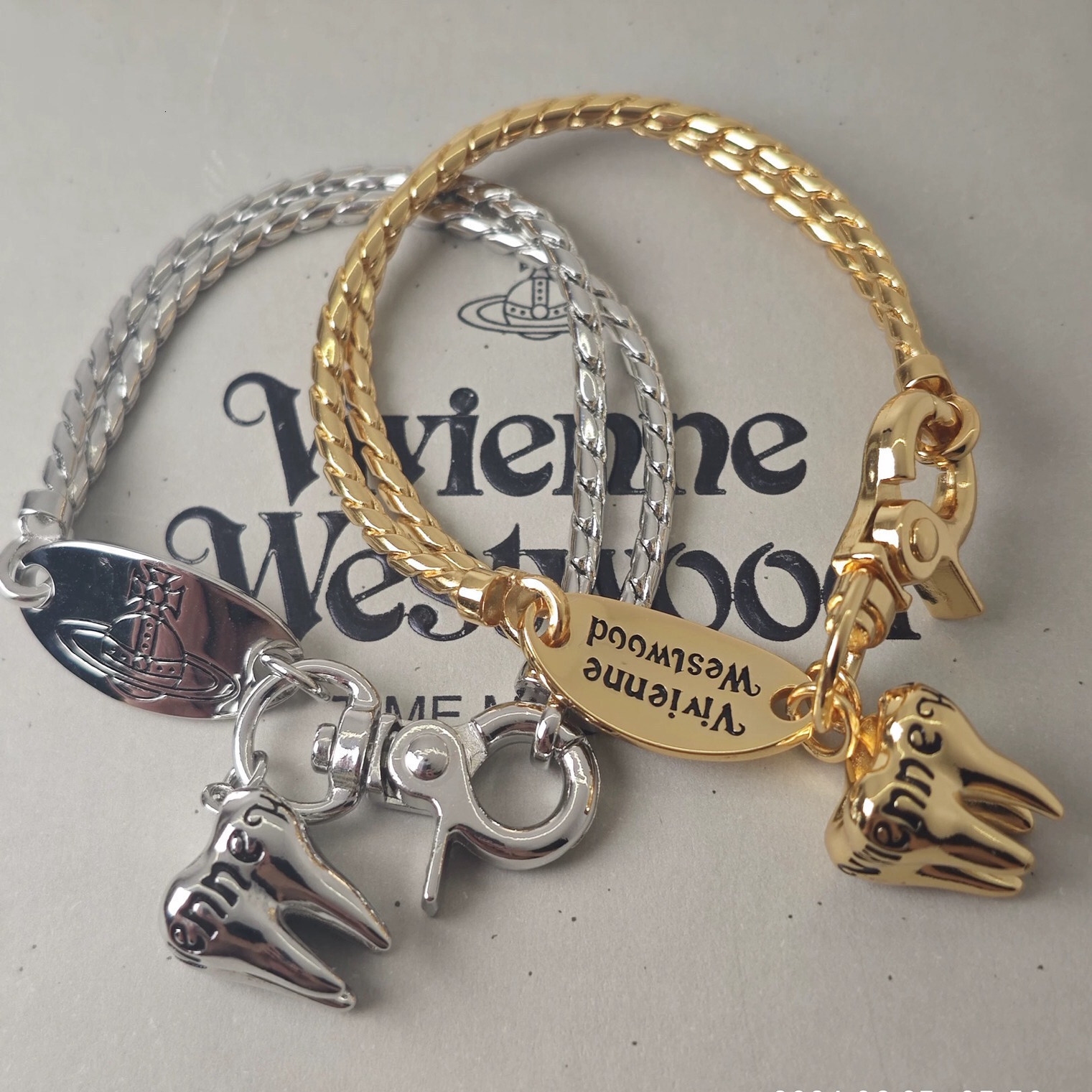 Saturn Jewelry Designer Vivienneewestwood Vivi Ennewestwood Luxury Bracelet For Woman Men Luxe Bangle Queen Mother Letter Necklace Personalized Punk