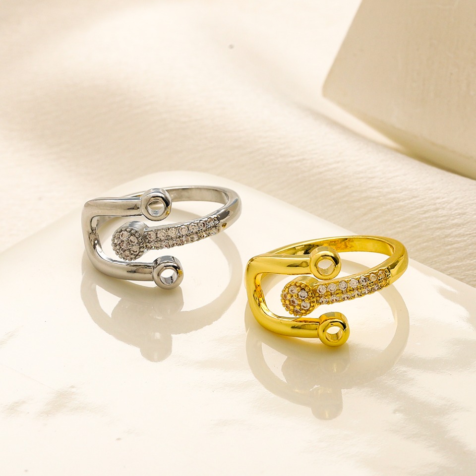 Luxurious Accessories Stainless Steel Ring Women Men's Designer Ring Couple Jewelry Ring Casual Fashion Street Classic 18k Gold Plated