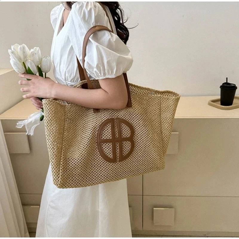 Straw Hollow Knitted Handbag Large Capacity Handmade Shoulder Handbag Women Casual Beach Bag Ethnic Style 260625