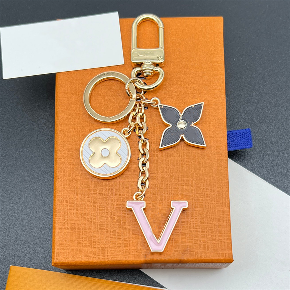 Luxury Designer Bag Charm Keychain for Women High Quality Purse Charms Letter Key Chain Wallet Bag Charm