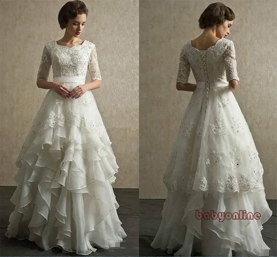 Vintage Half Sleeves Dresses Scoop Neck Appliqued Beaded Tiered Organza Floor Length Country Beach Wedding Gowns Lace Up