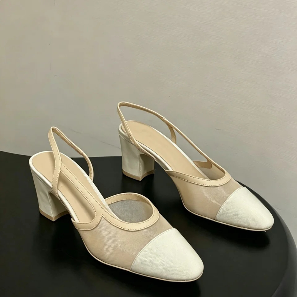 2026 Sandali alla moda da donna che vendono scarpe basse leggere resistenti all'usura casual all'aperto 260626