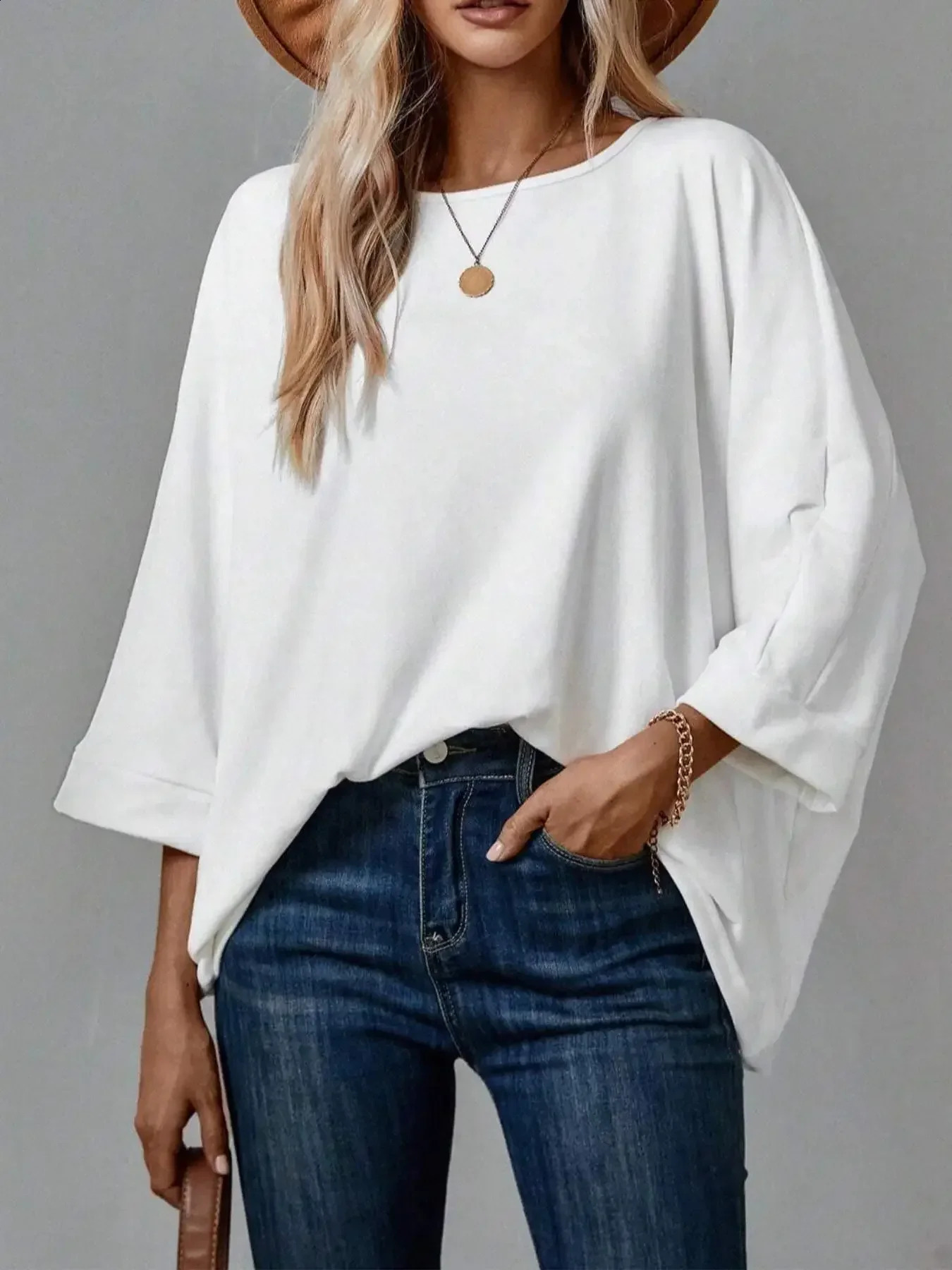 Plus Size Womens Fashionable Spring Autumn Long Sleeved T-shirt Ladies Casual O-neck Solid Color Bat Sleeve T-shirt Loose Tops 260626
