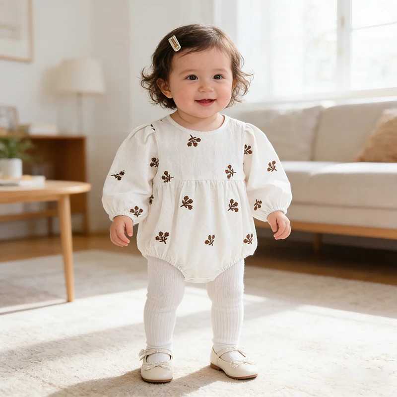 2026 New Spring 0-24M Infant Baby Girl White Embroidery Jumpsuit Long Sleeved Cotton Baby Girl Romper Baby Girl Romper Clothes Y260625LX2T
