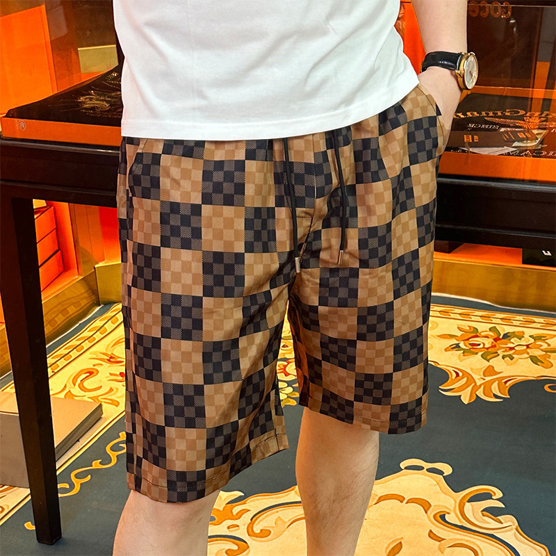 Men 2026 Summer Men's Plaid Shorts, New Casual Beach Pants, Loose And Thin, Trendy Ice Silk Sports Shorts