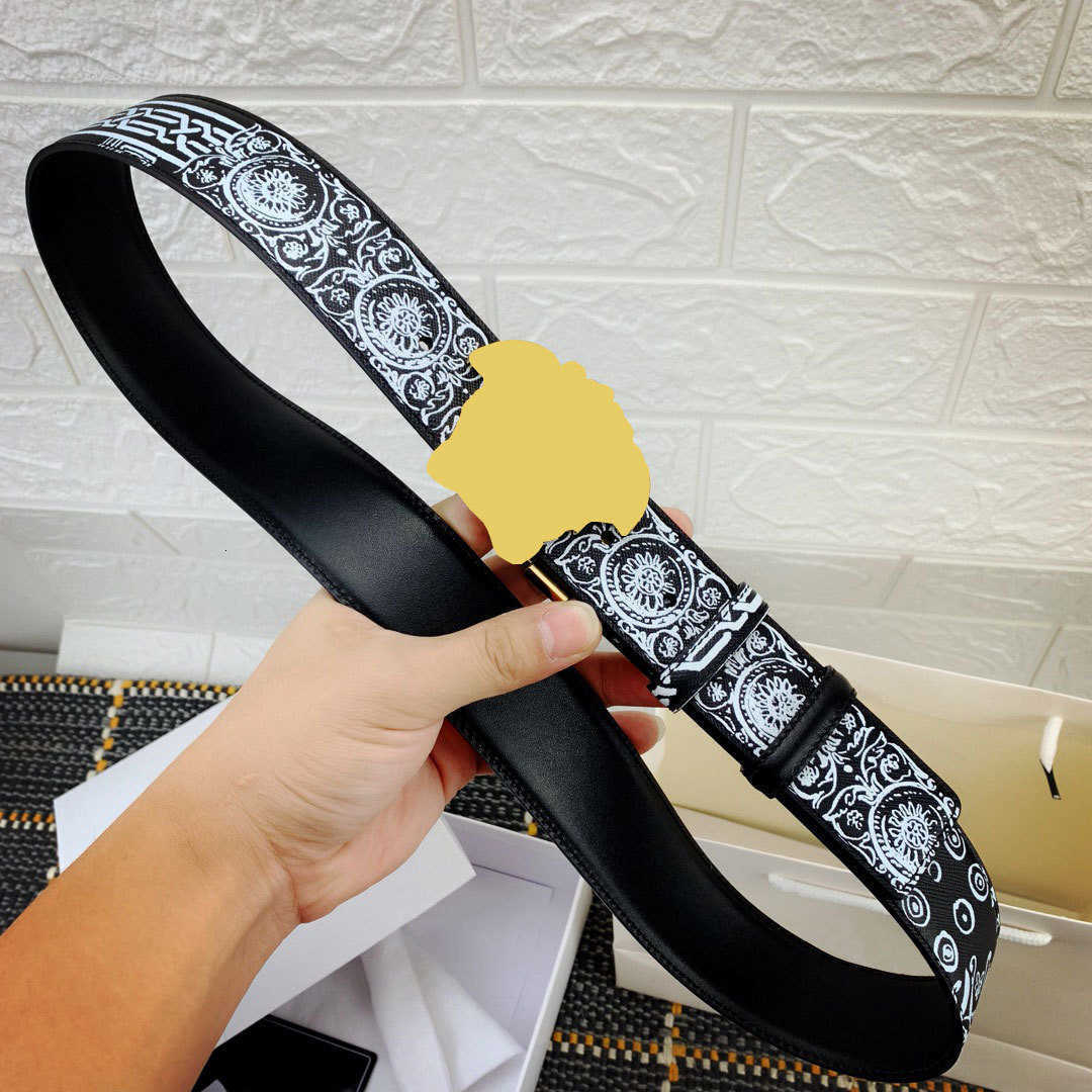 Famous Brand Designer Belt Men Women Fashion Character Buckle Belts Man Classic Printing Leather Belt Top Quality Formal Jeans Dress Waistband 4Cm