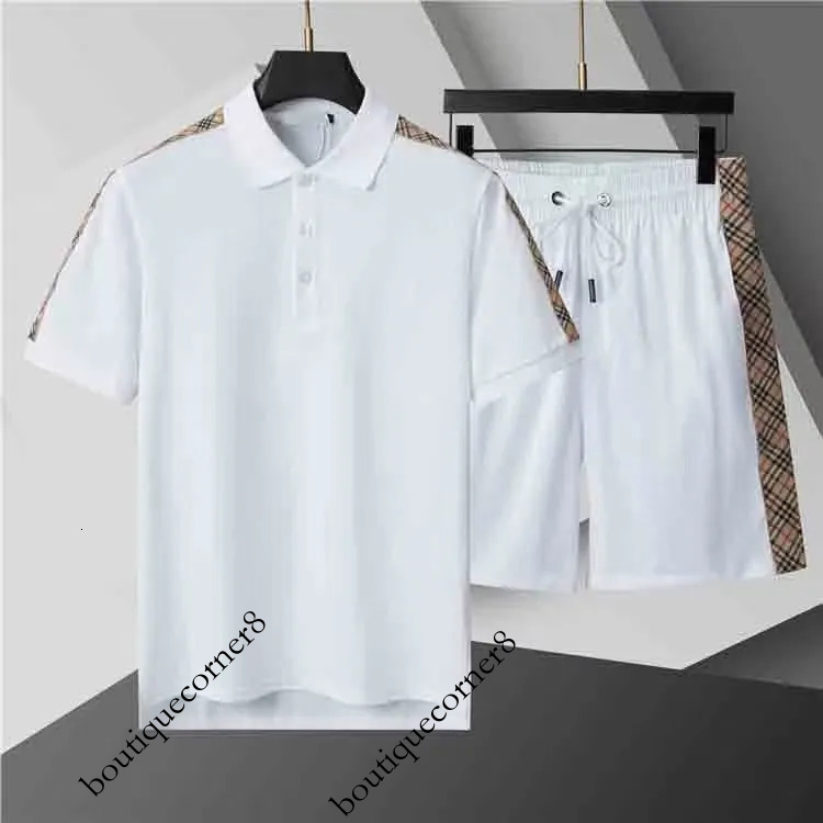 Mens Beach Luxury Designer Tracksuits Summer Suits T Shirt Seaside Holiday Shirts Shorts Sets Mens Women Luxury Set Outfits Sportswears
