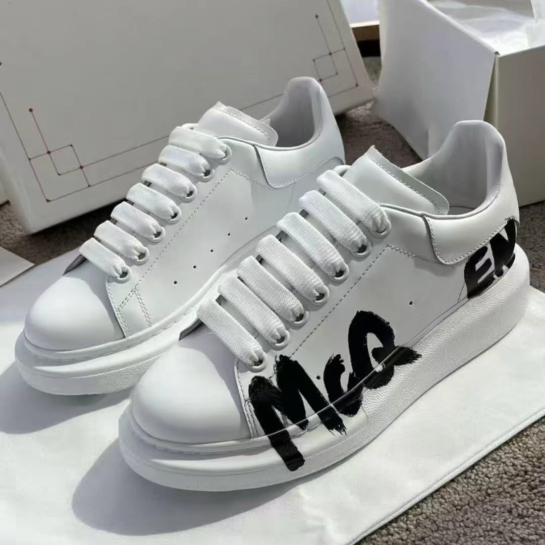 Designer shoes oversized sneakers casual thick-soled shoes men's training shoes women's sports shoes black white suede outdoor casual shoe