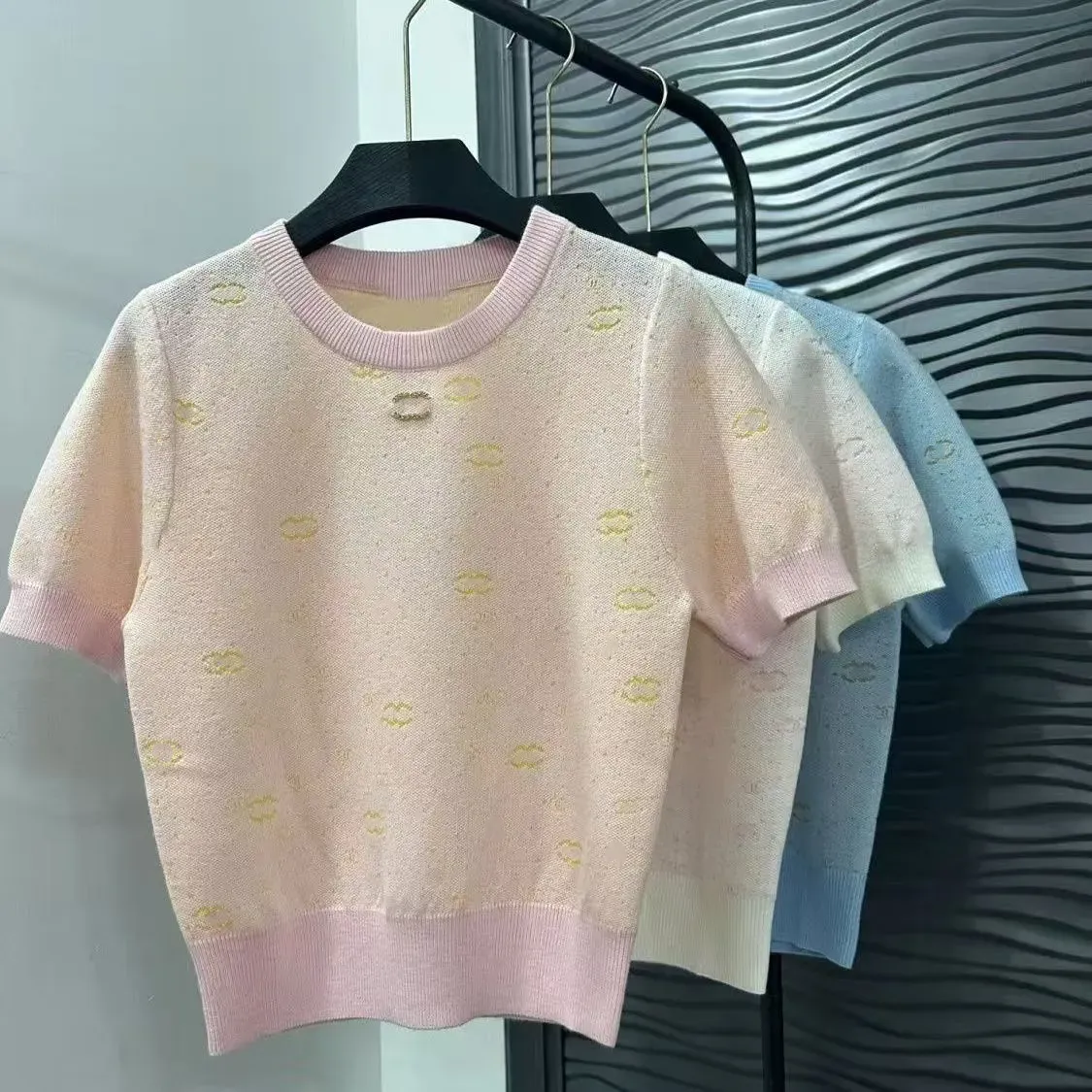 Style Pink Knit Tops Women Designer Hollow Out Striped Knitted T Shirts Summer Trip Vacation Party Sweater Tees Elegant