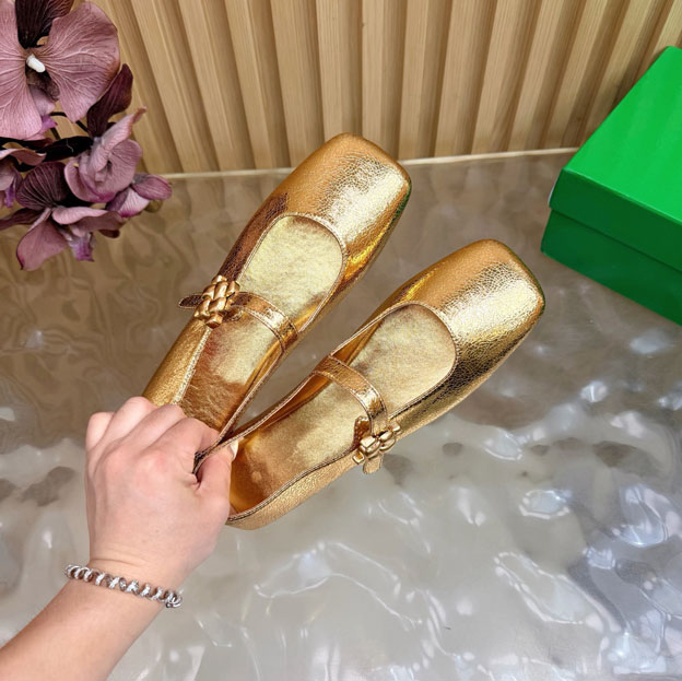 Popular round toe flat shoes: fashionable and comfortable multi colored early autumn women's thick soled loafers 35-42
