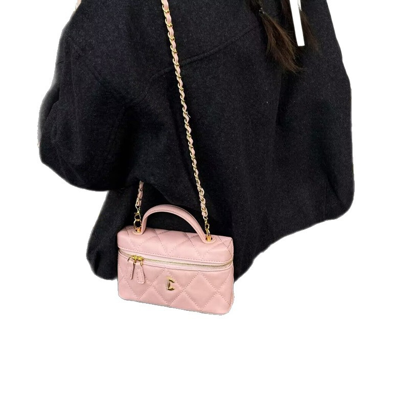 Minimalist style solid color diamond pattern women's small square chain crossbody toiletry bag, trendy