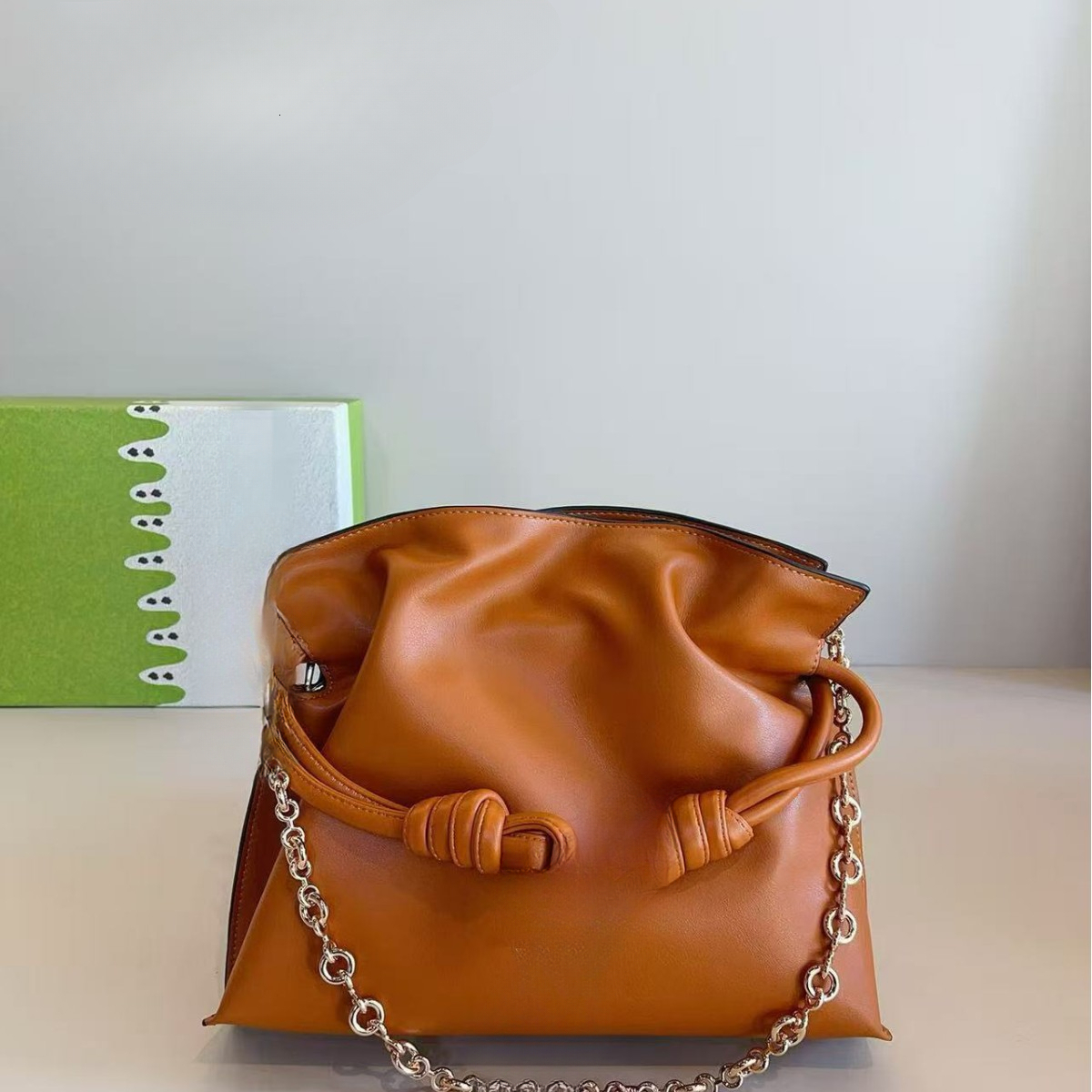 2026 Summer New Fashionable Cloud Bag French Elegant Super popular Style Small and Exquisite Design Women's Shoulder Bag Solid Color Design Lux